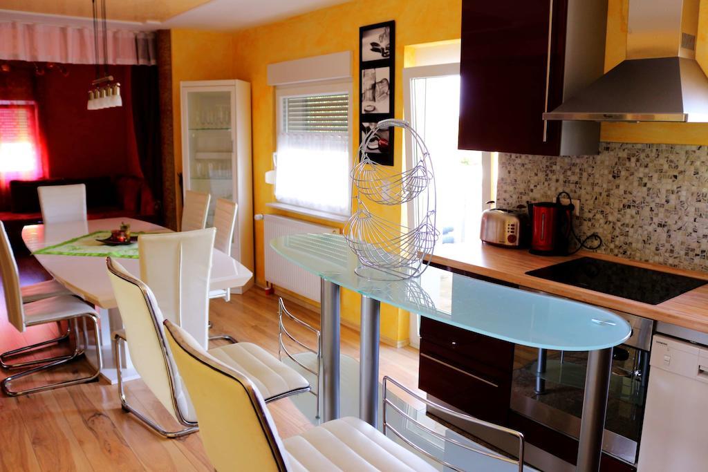 Apartment Euro As Kappel-Grafenhausen Pokoj fotografie